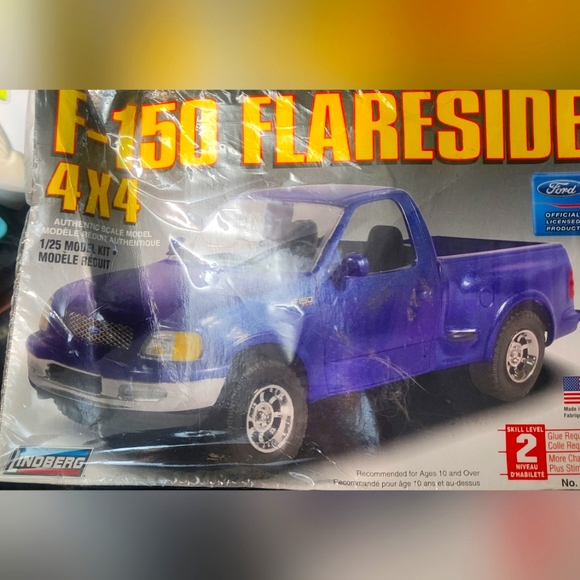 F-150 Ford Flareside 4X4 Pickup Truck model Kit. - Picture 3 of 4